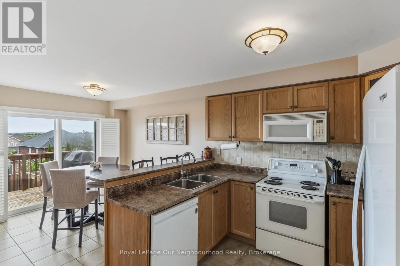 16 Nobbs Drive Property Photo 4
