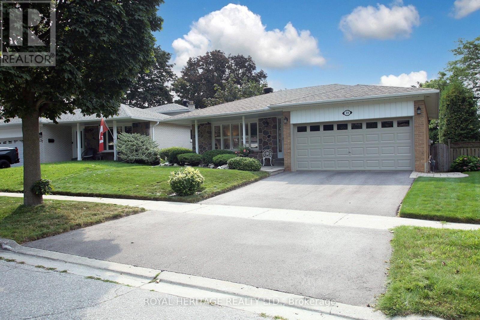 35 LANGEVIN CRESCENT Property Photo 1