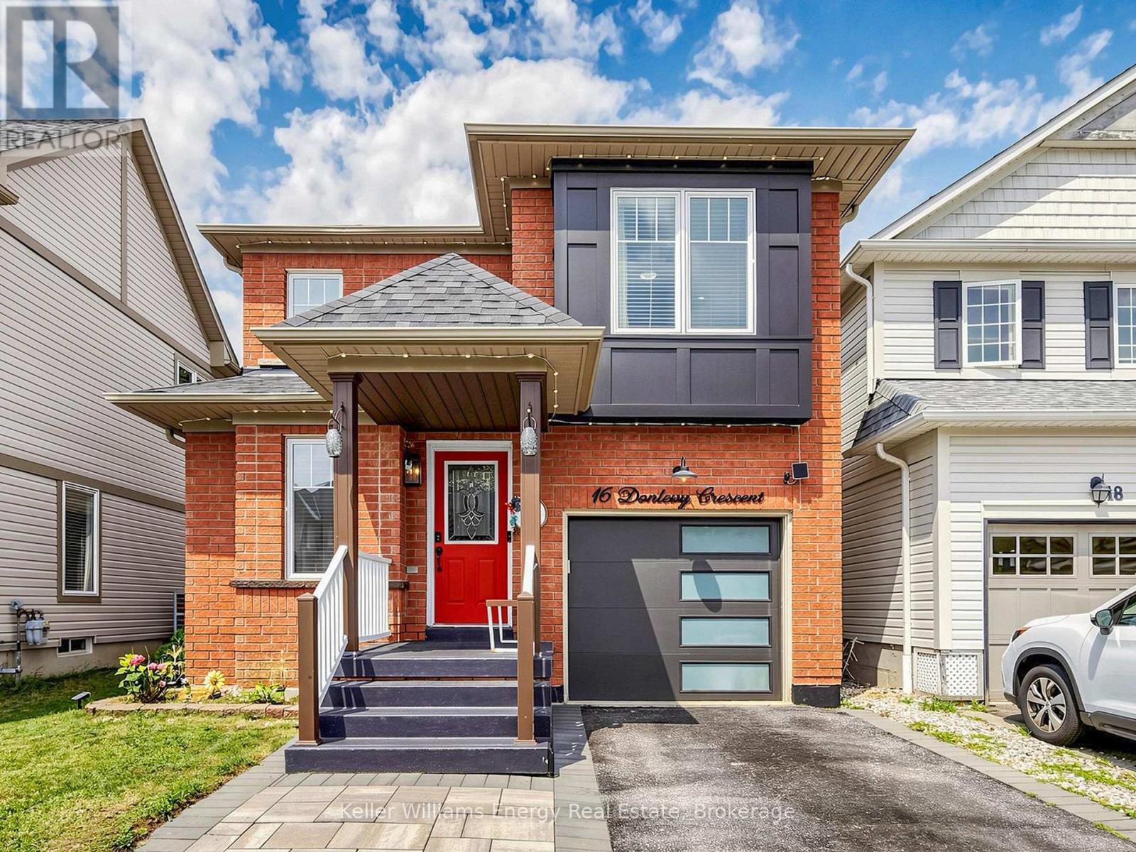 16 Donlevy Crescent Property Photo 1