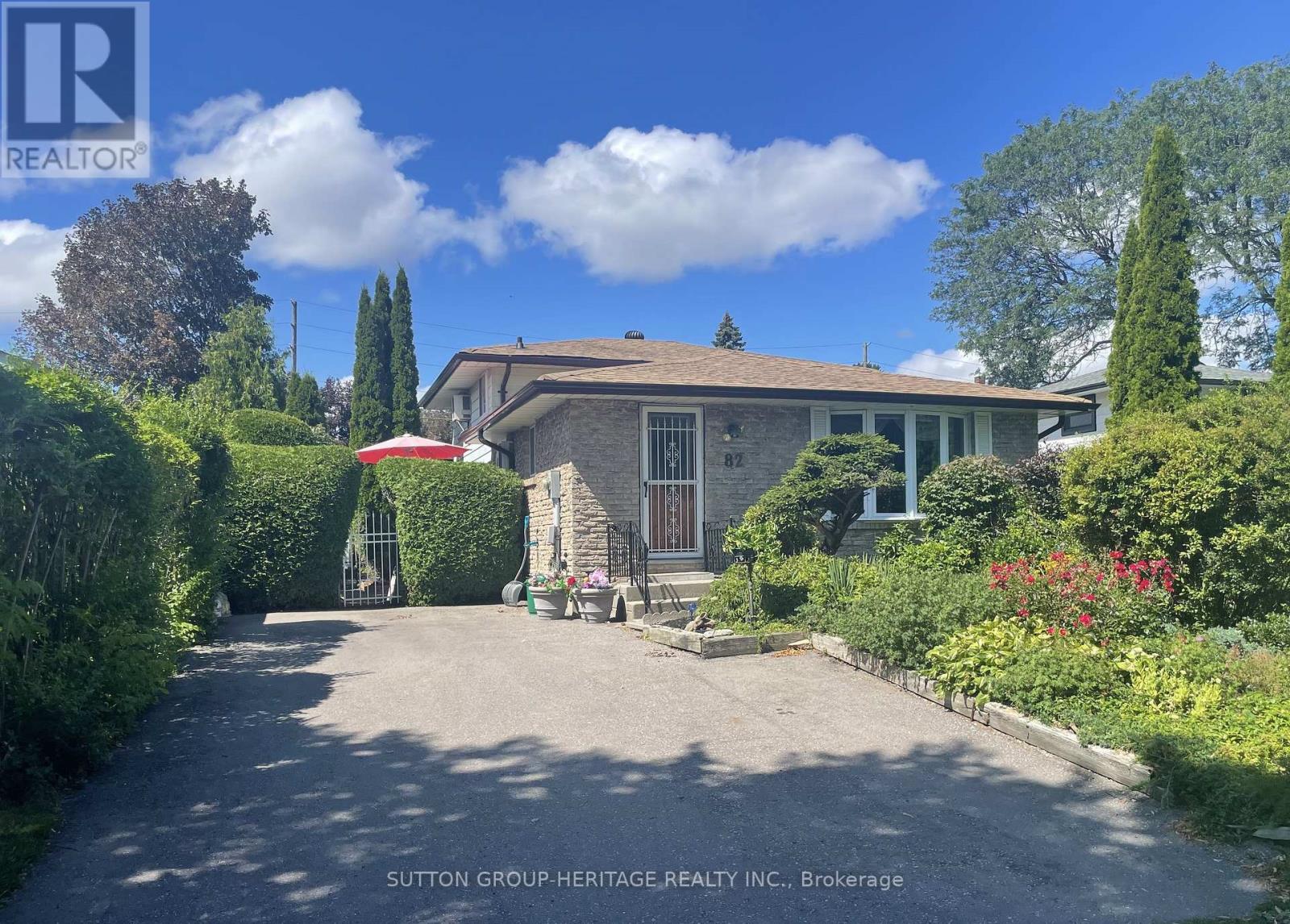 82 CLAYMORE CRESCENT Property Photo 1