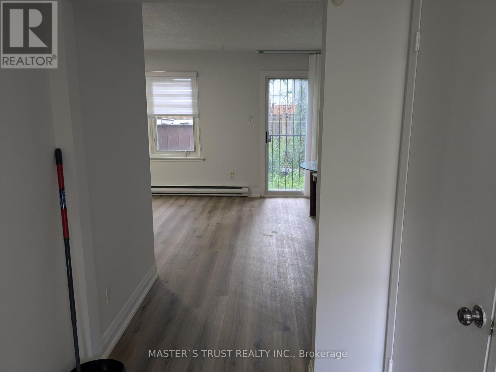 29 - 2075 Warden Avenue S Property Photo 2