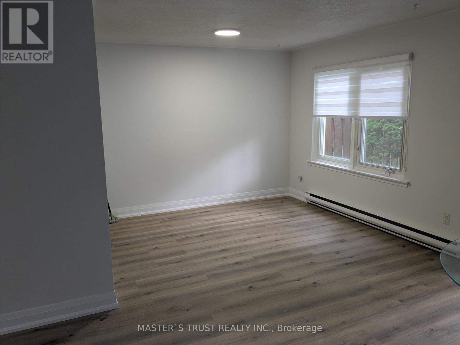 29 - 2075 Warden Avenue S Property Photo 4