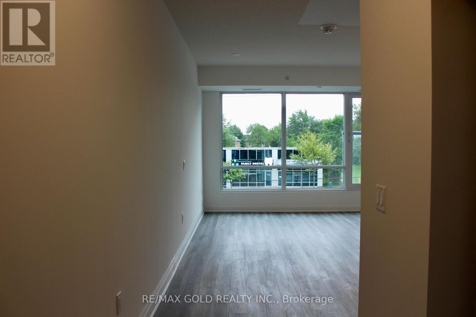 218 - 3220 Sheppard Avenue E Property Photo 7