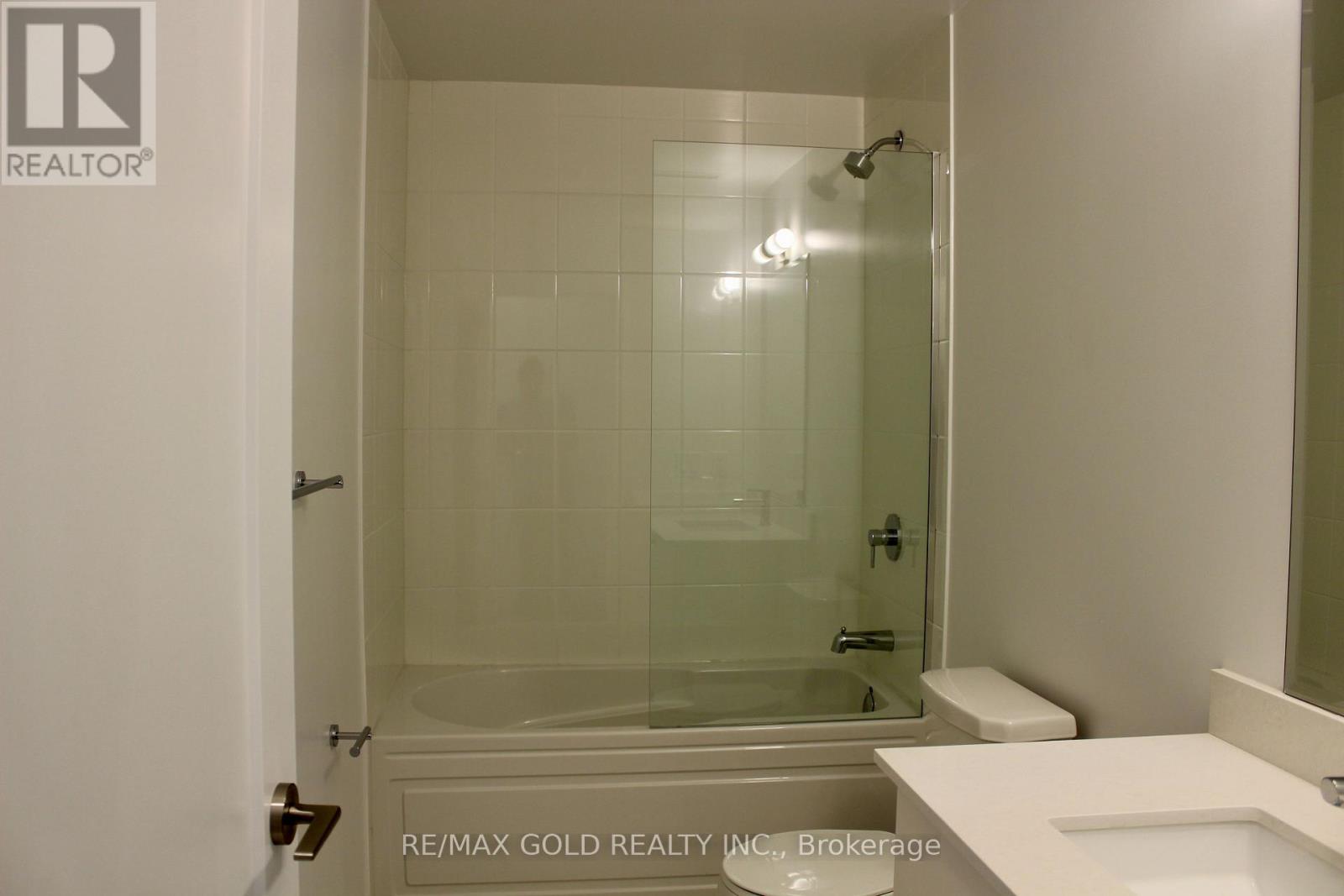 218 - 3220 Sheppard Avenue E Property Photo 13