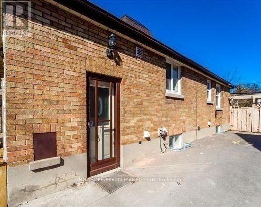 BASEMENT UNIT - 97 CENTRAL PARK BOULEVARD N Property Photo 1