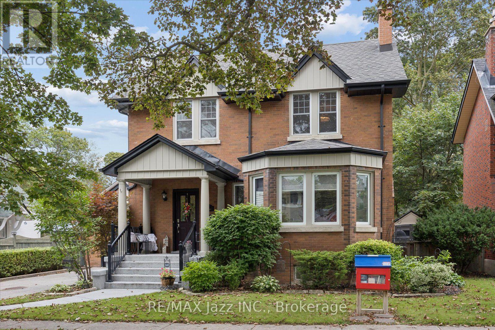 425 MASSON STREET Property Photo 1