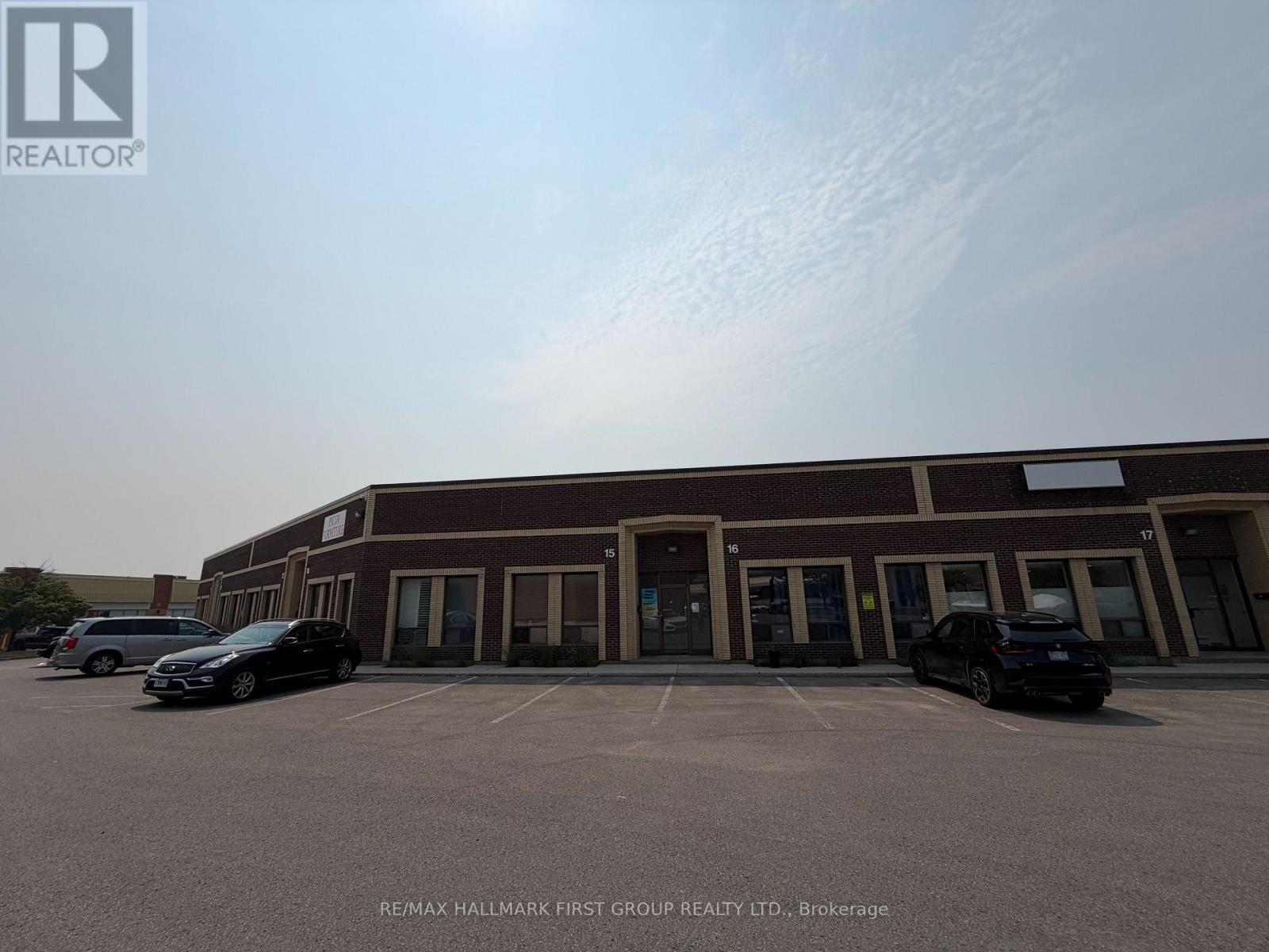 15 - 1750 Plummer Street Property Photo 2