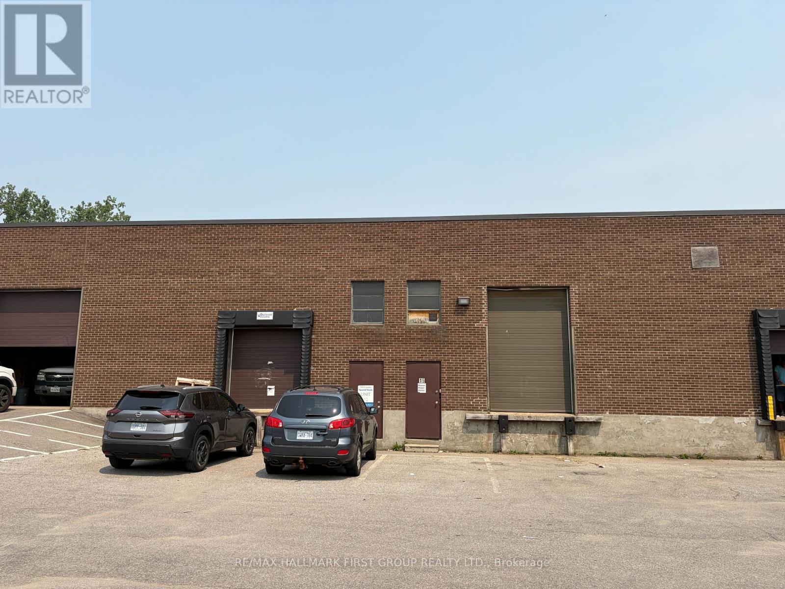 15 - 1750 Plummer Street Property Photo 4
