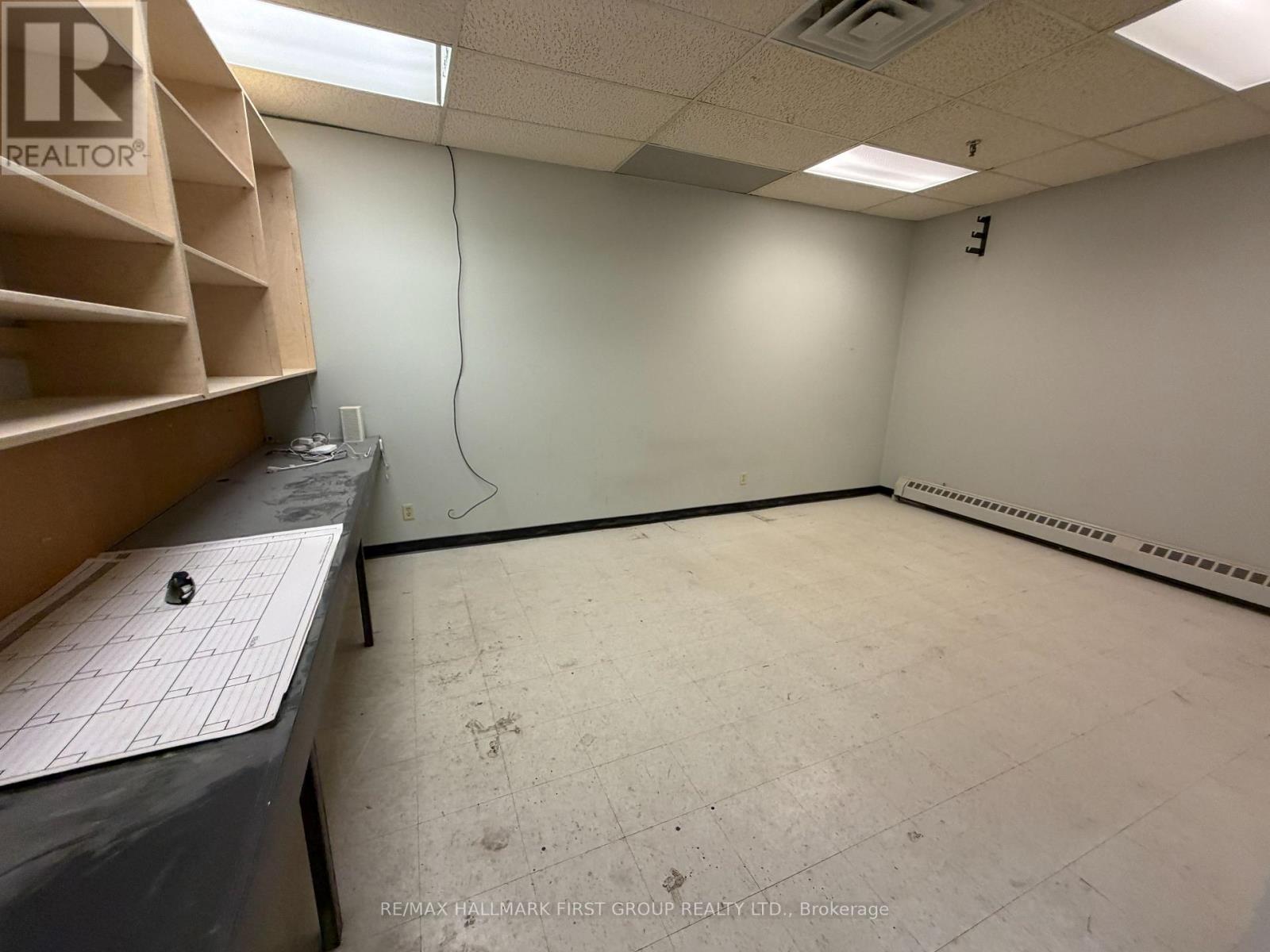 15 - 1750 Plummer Street Property Photo 7