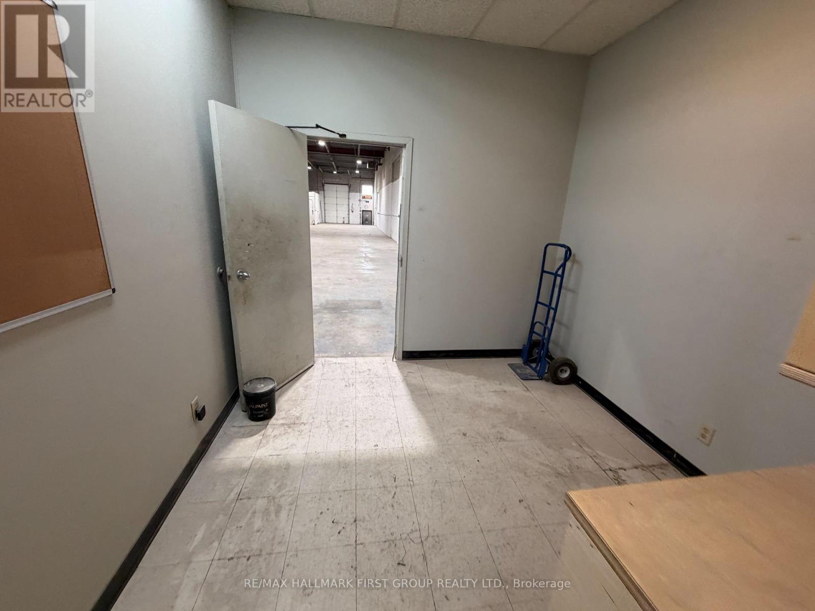 15 - 1750 Plummer Street Property Photo 9