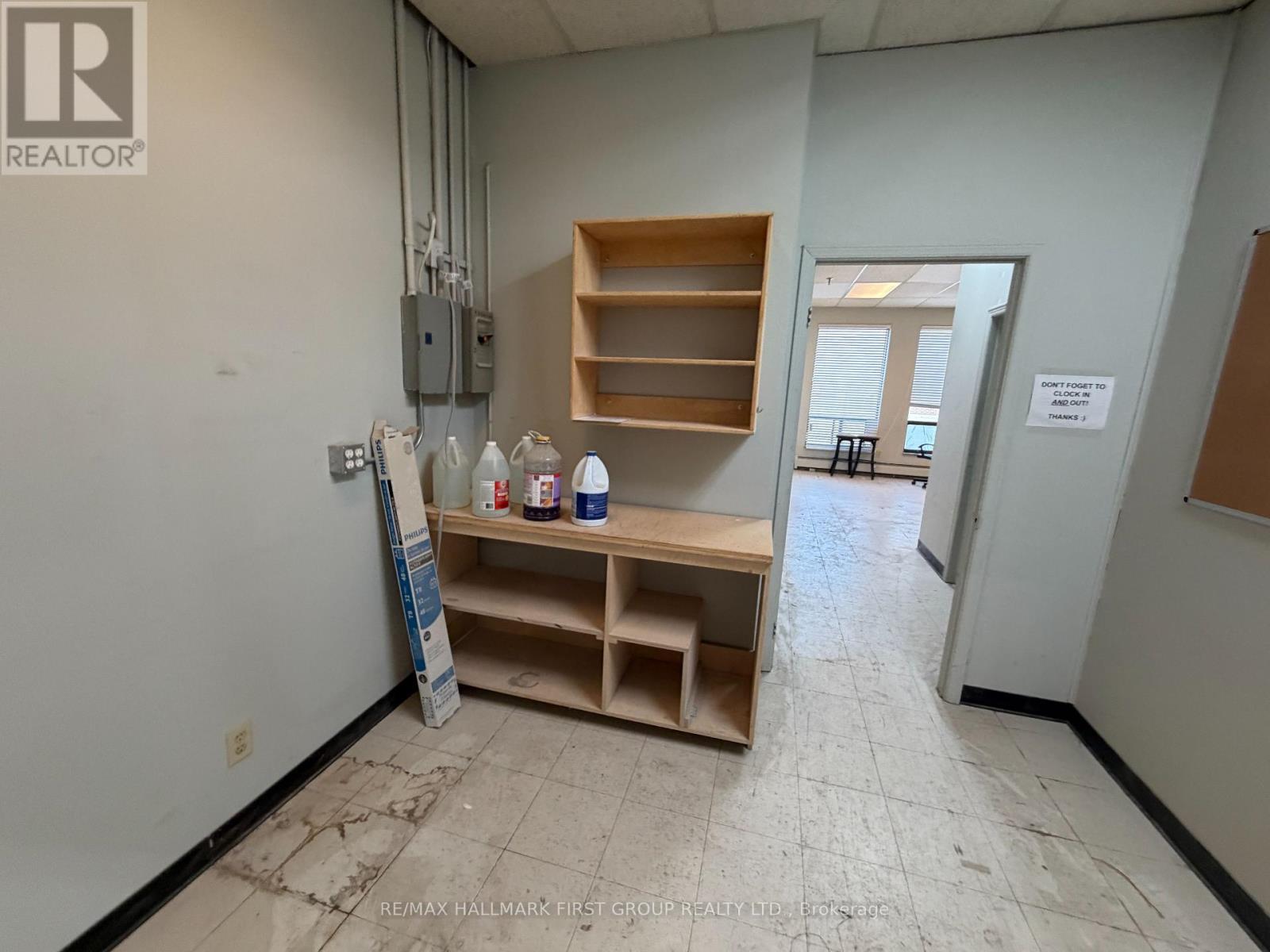 15 - 1750 Plummer Street Property Photo 10