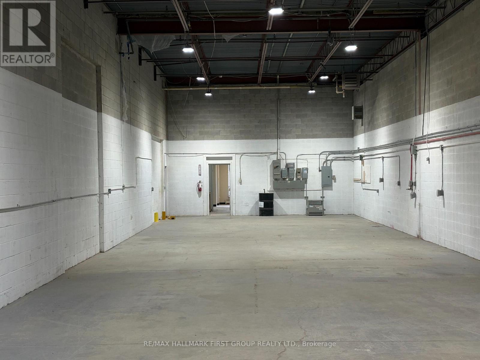 15 - 1750 Plummer Street Property Photo 13