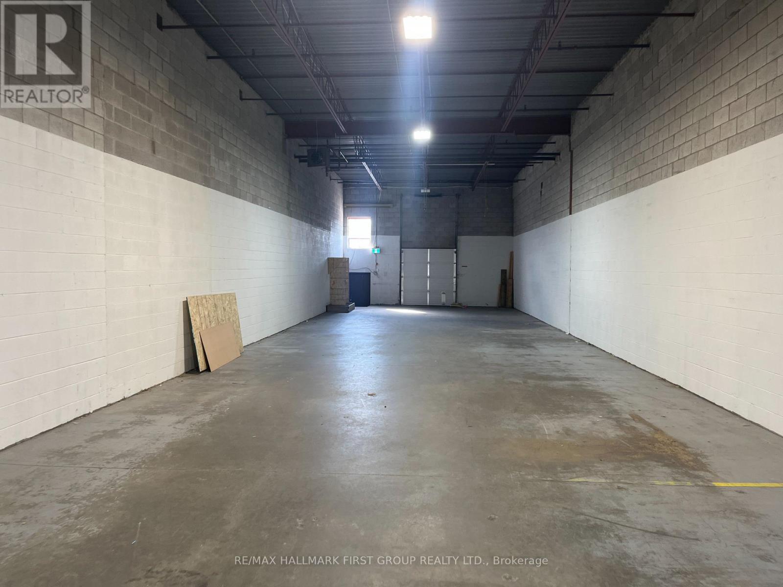 16 - 1750 Plummer Street Property Photo 18