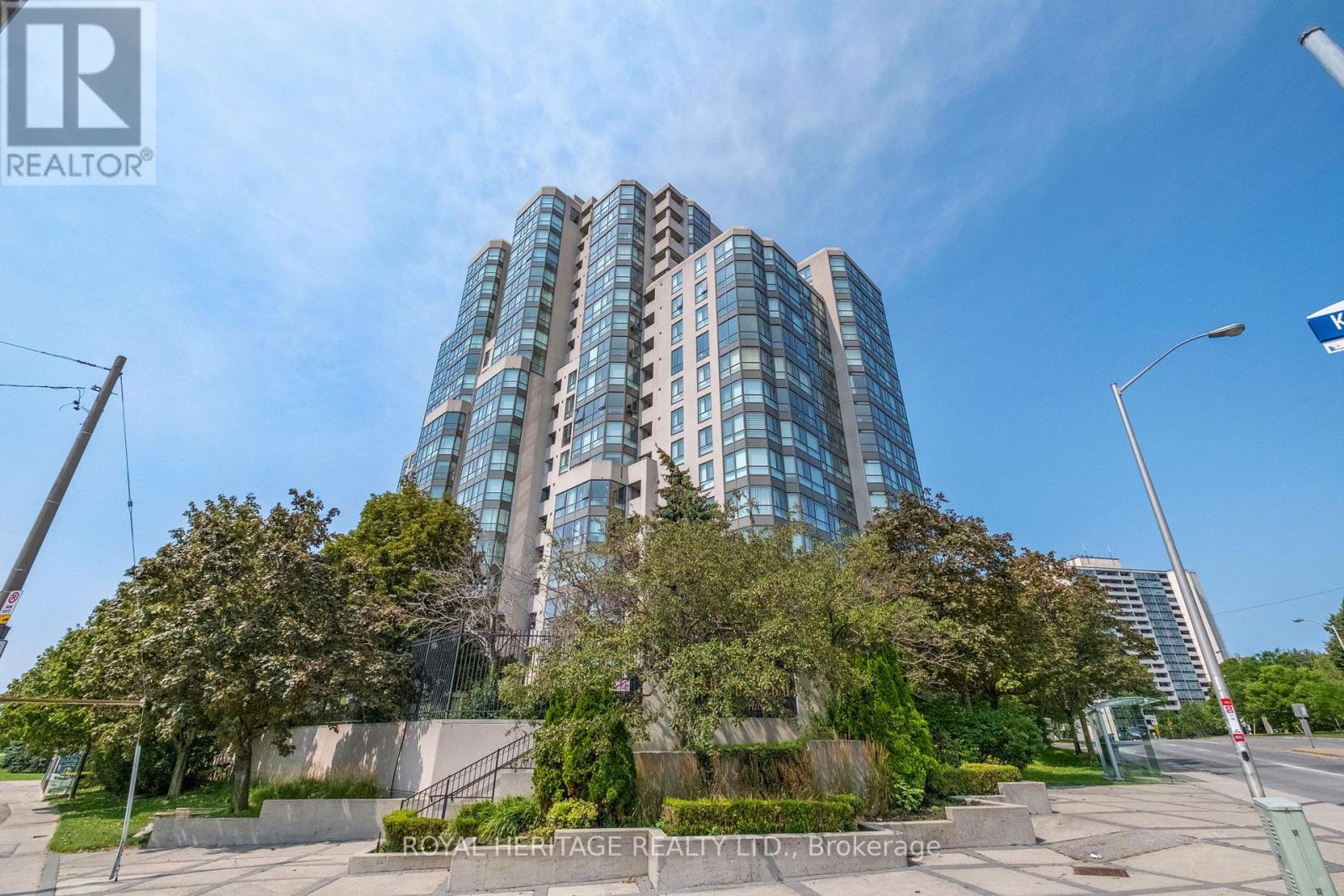 906 - 3233 EGLINTON AVENUE E Property Photo 1