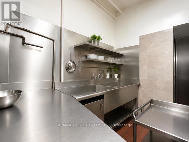 20 King Street E Property Photo 10