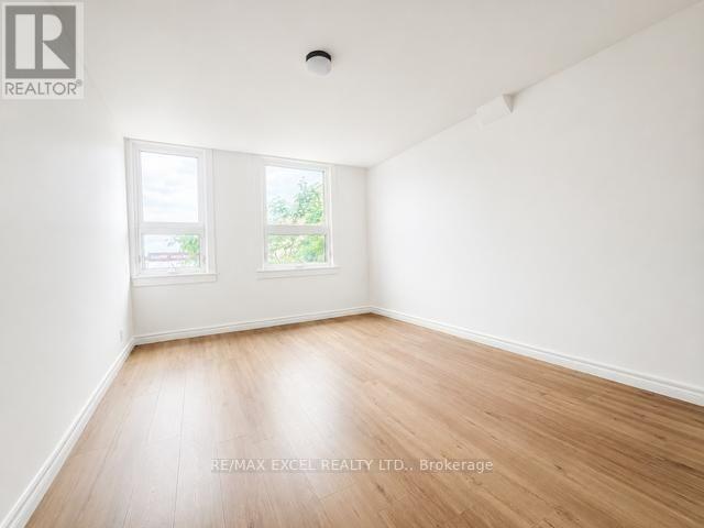 20 King Street E Property Photo 23