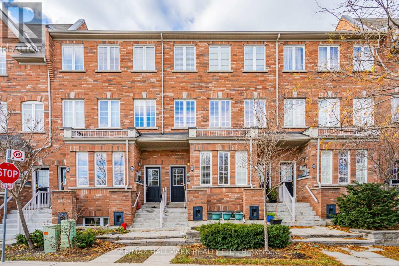 67 ENROUTES STREET Property Photo 1