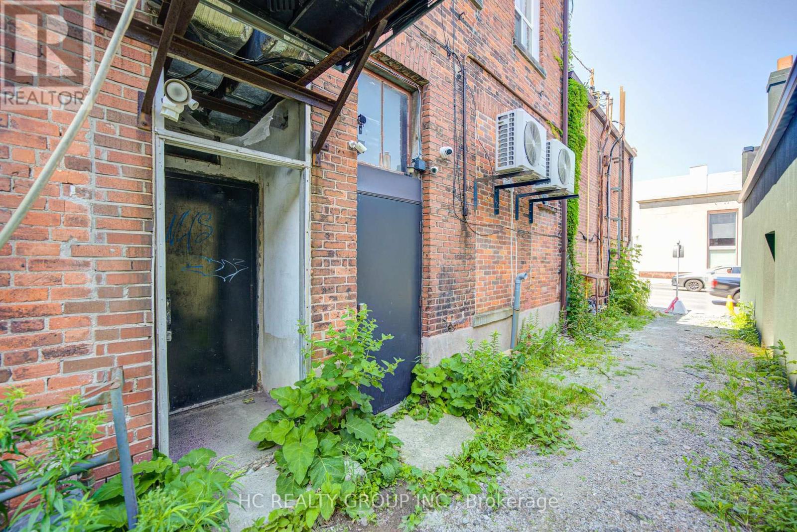 107 Brock Street S Property Photo 15