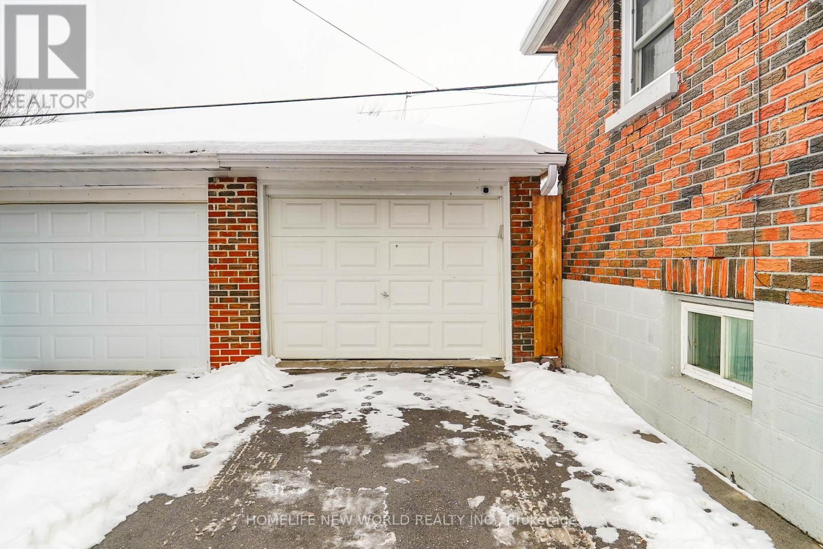 137 Banting Avenue Property Photo 3