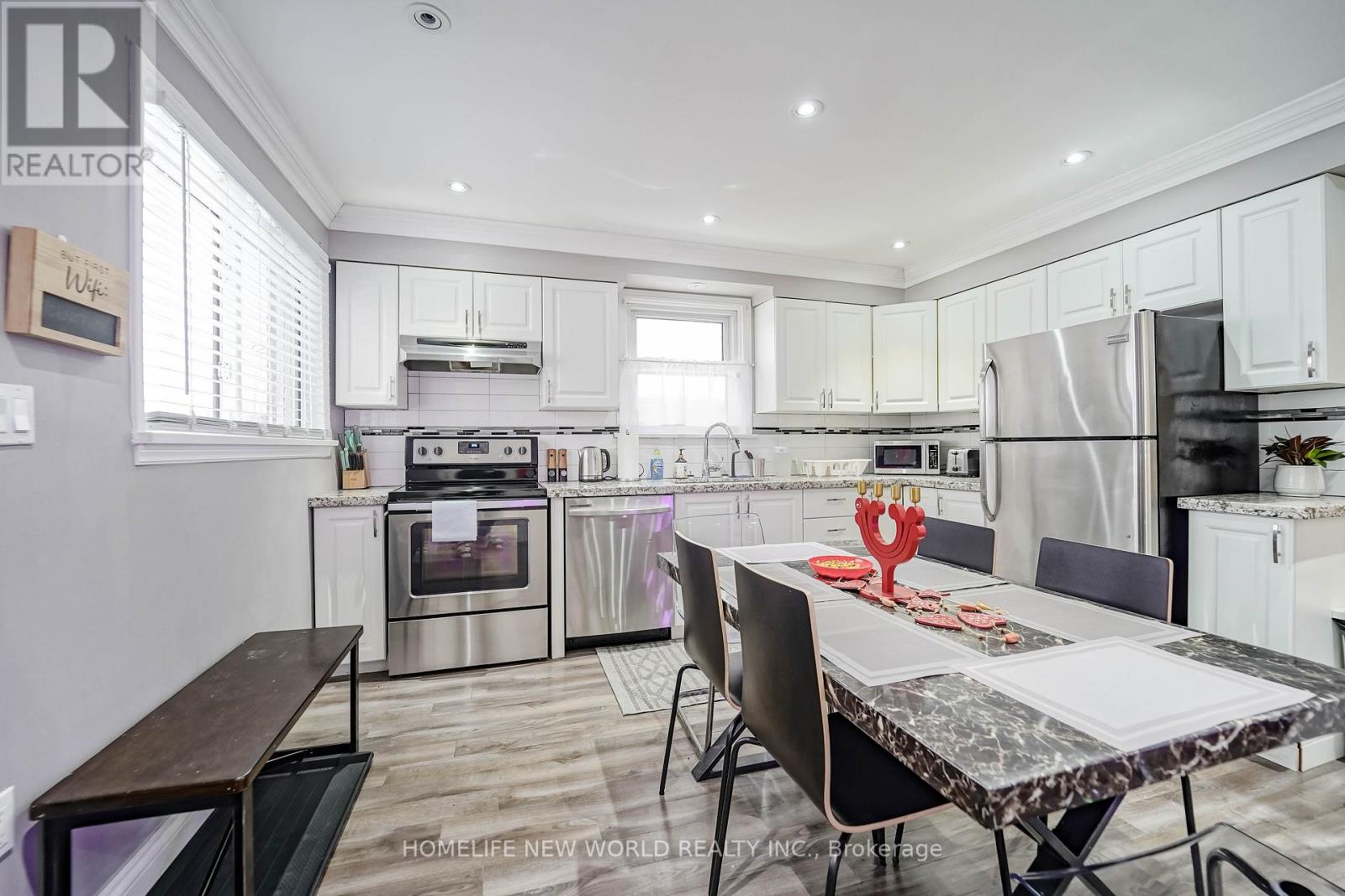 137 Banting Avenue Property Photo 6