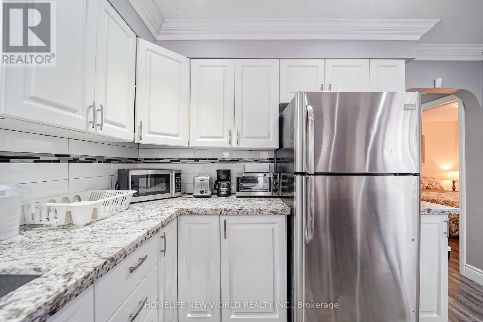 137 Banting Avenue Property Photo 7