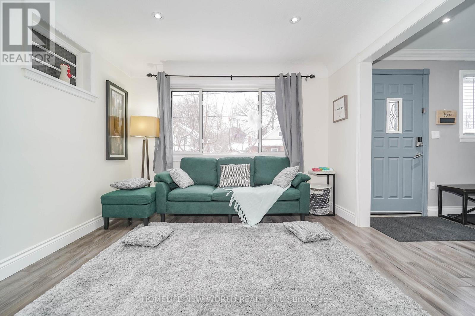 137 Banting Avenue Property Photo 17