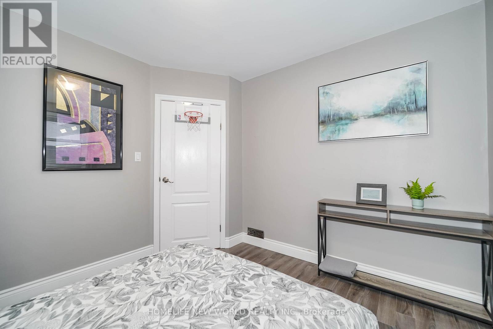 137 Banting Avenue Property Photo 27