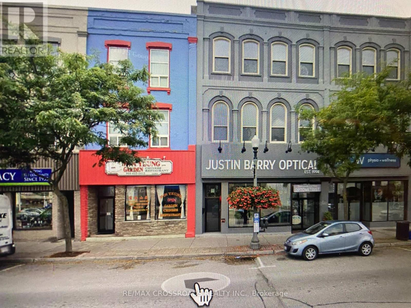 9 King Street W Property Photo 1