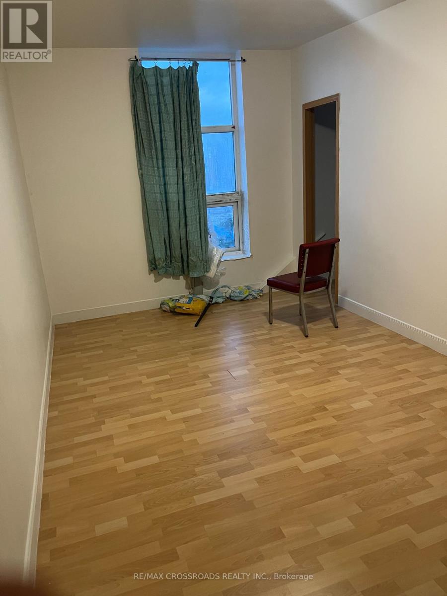 9 King Street W Property Photo 10