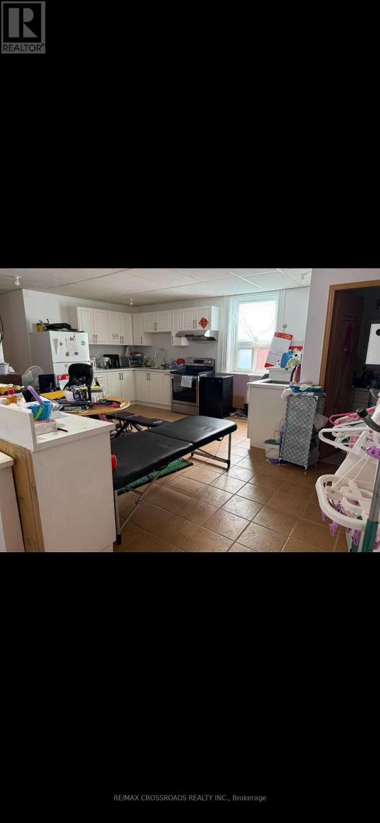 9 King Street W Property Photo 14