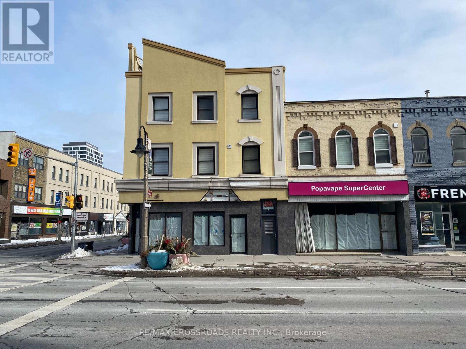 5 Simcoe Street S Property Photo 1