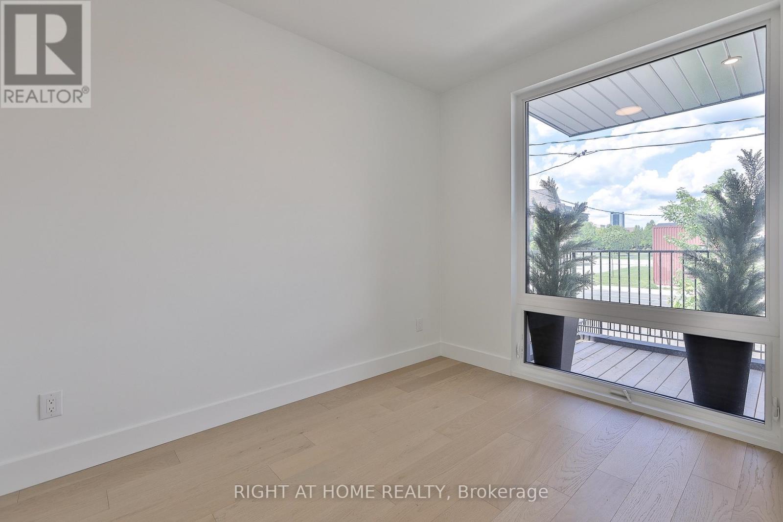 Ground Floor - 2343 Gerrard Street E Property Photo 16