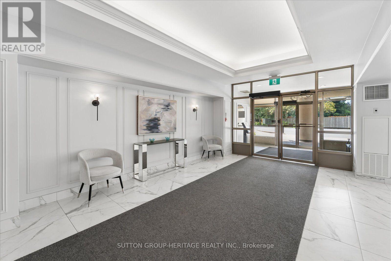 615 - 712 Rossland Road E Property Photo 4