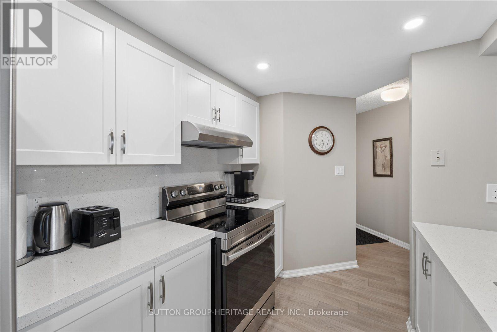 615 - 712 Rossland Road E Property Photo 13