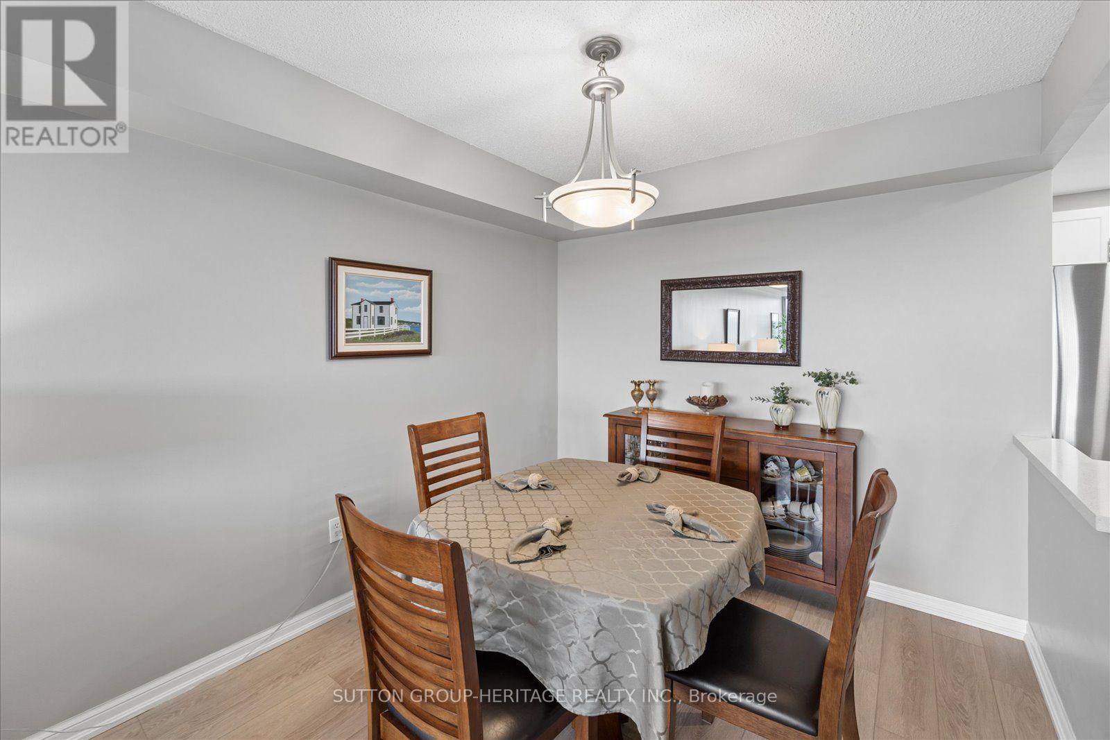 615 - 712 Rossland Road E Property Photo 17