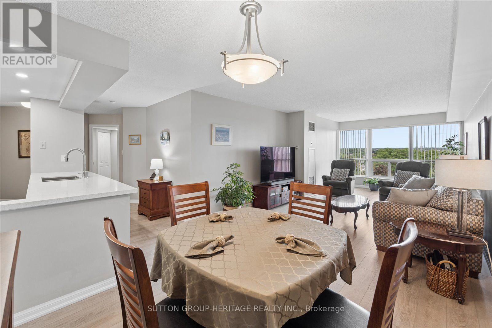 615 - 712 Rossland Road E Property Photo 18