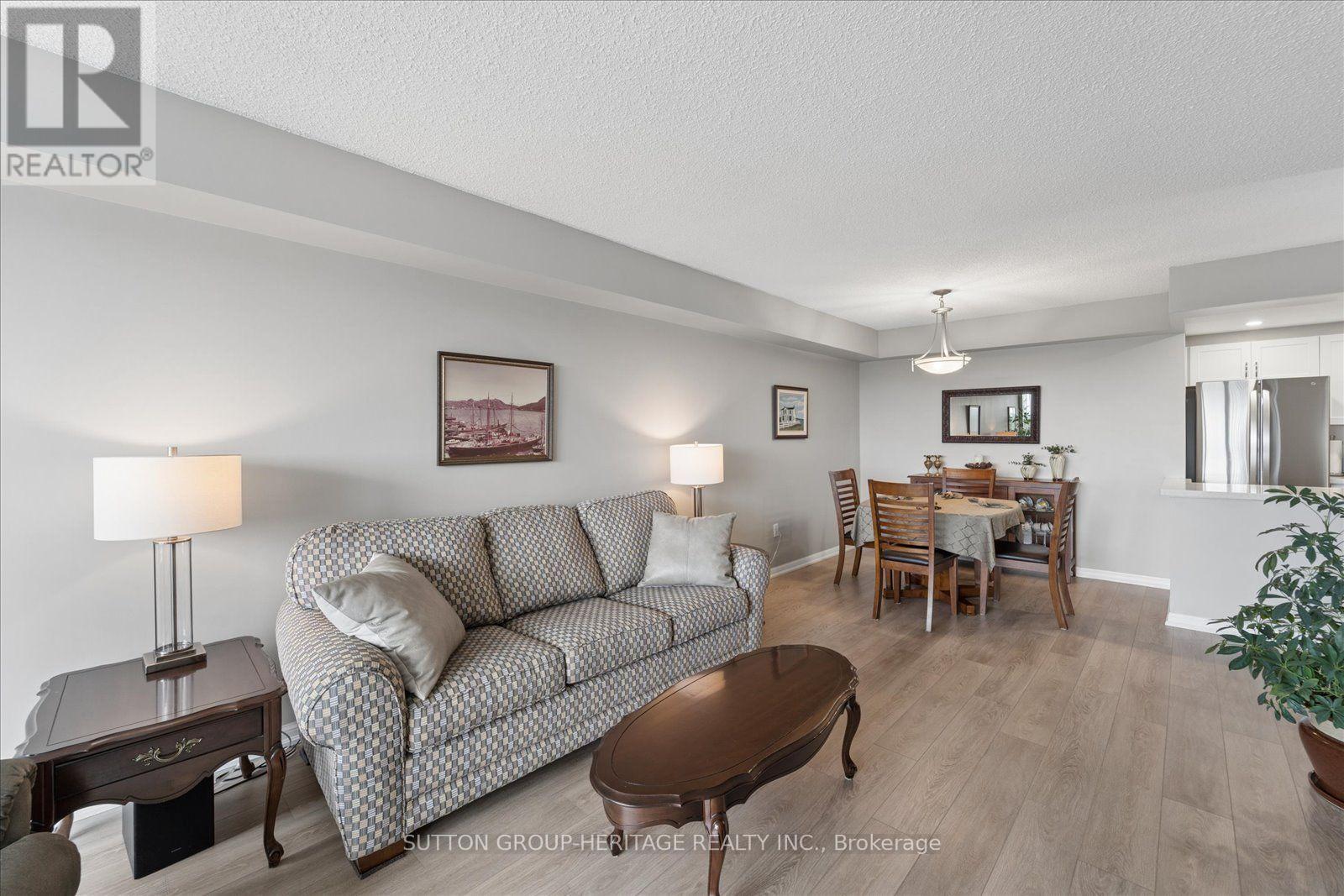 615 - 712 Rossland Road E Property Photo 23