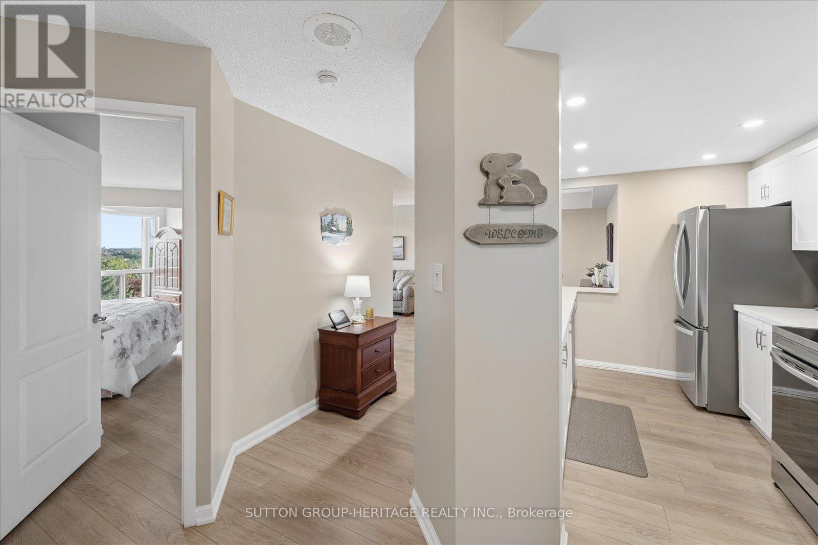 615 - 712 Rossland Road E Property Photo 25