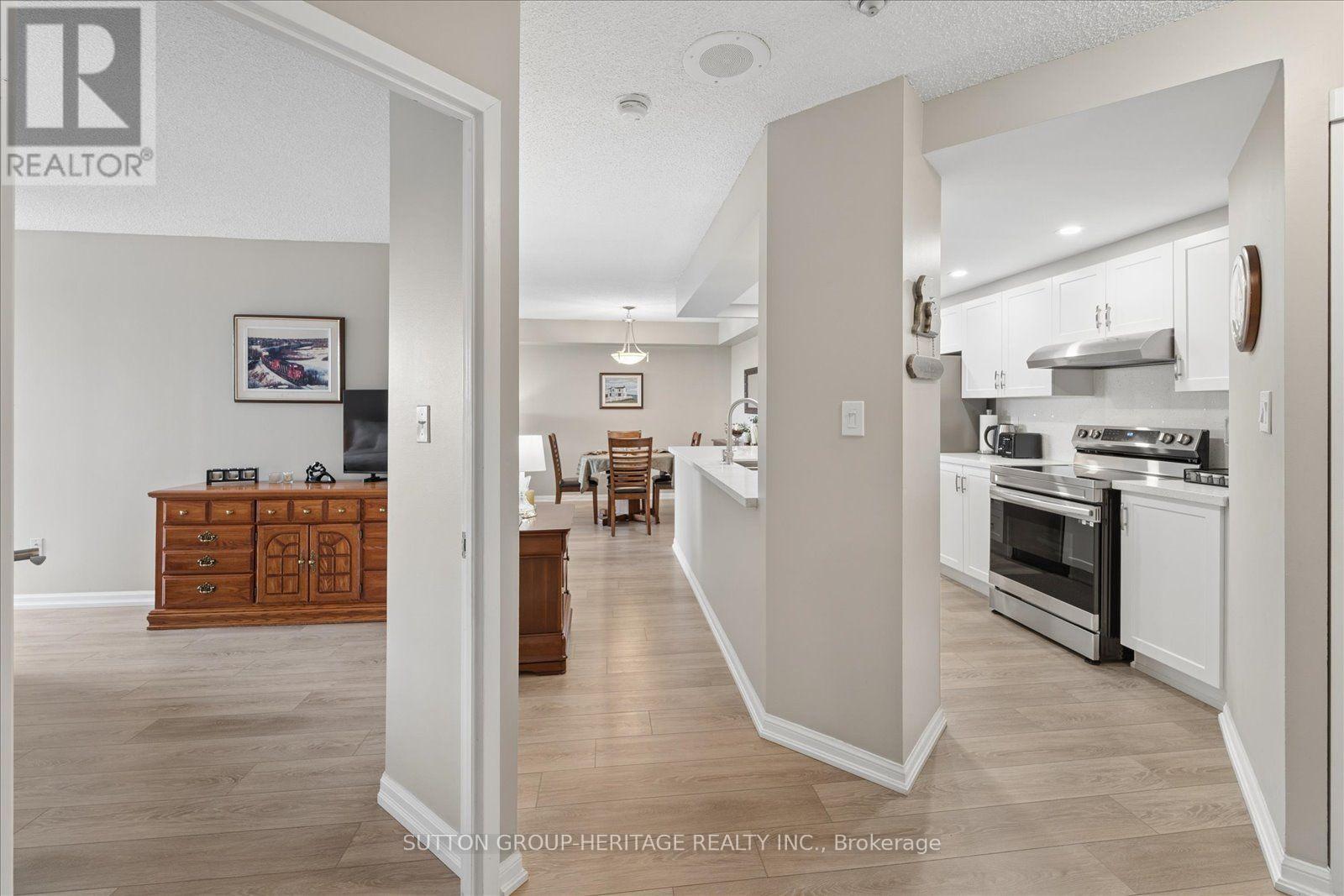 615 - 712 Rossland Road E Property Photo 26