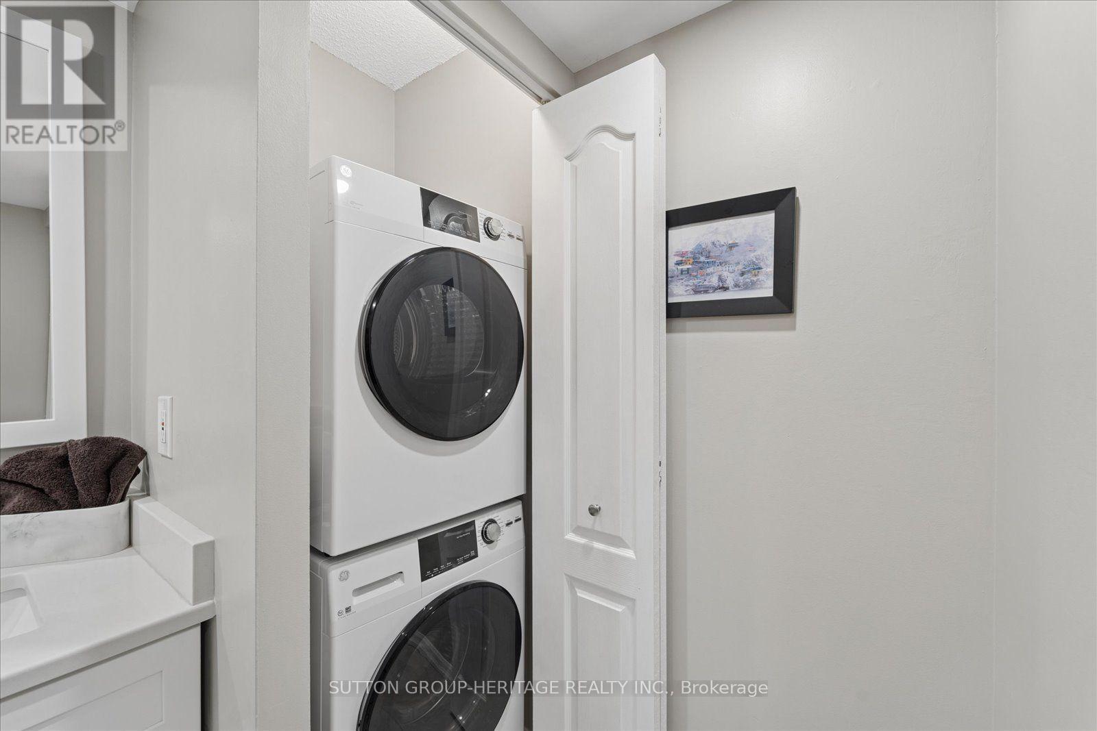 615 - 712 Rossland Road E Property Photo 32