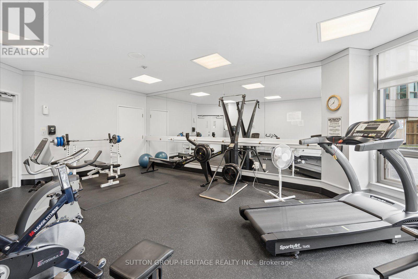 615 - 712 Rossland Road E Property Photo 38