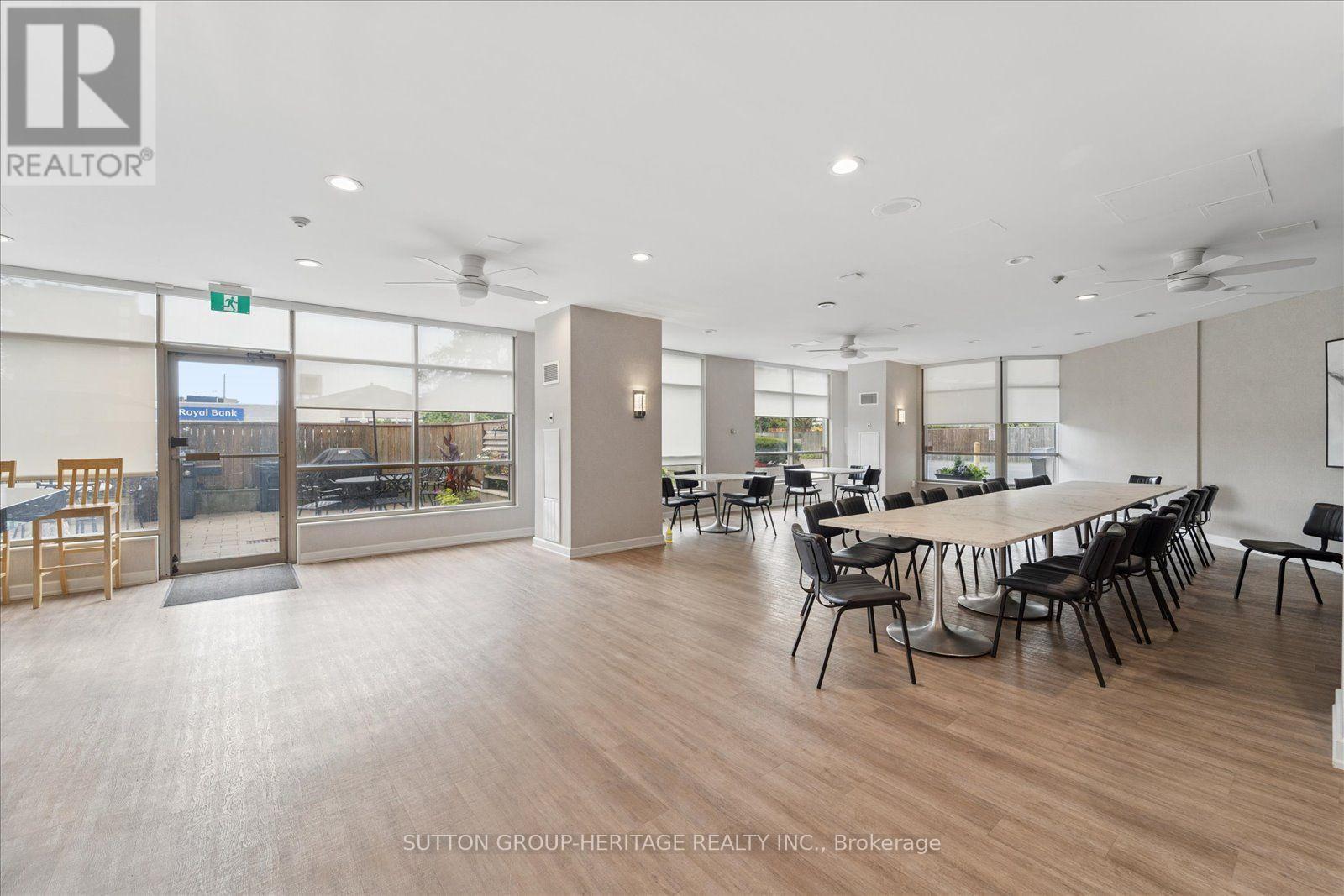 615 - 712 Rossland Road E Property Photo 39