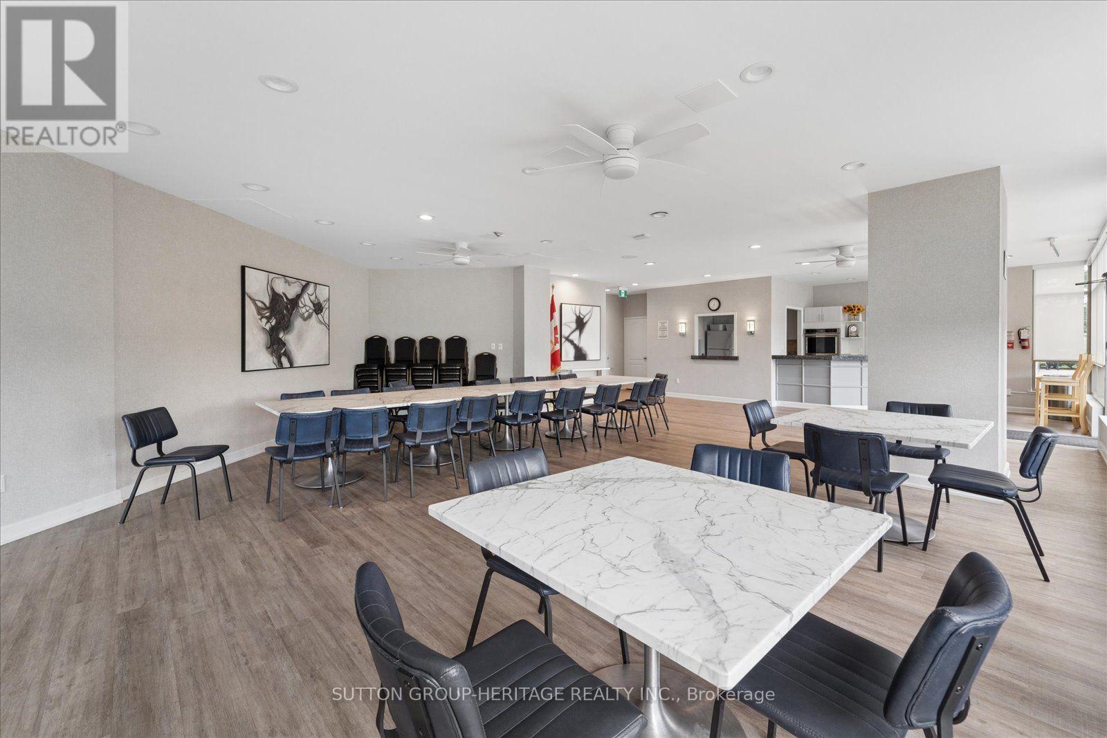 615 - 712 Rossland Road E Property Photo 41