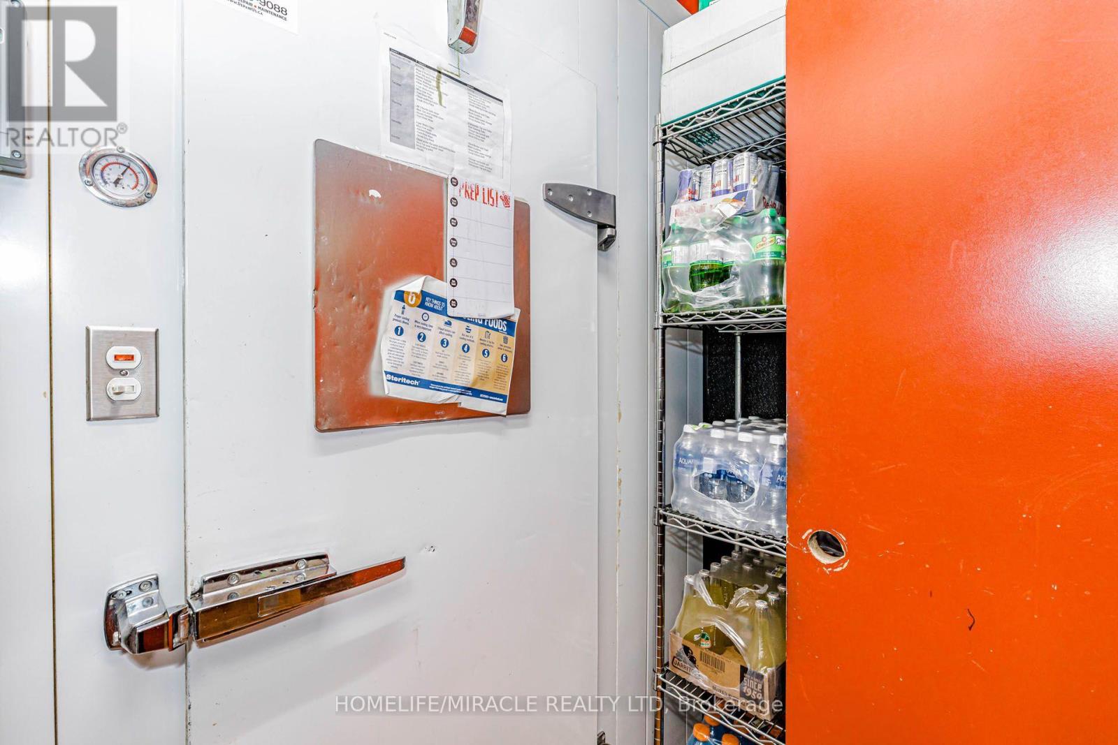 5095 Sheppard Avenue E Property Photo 27