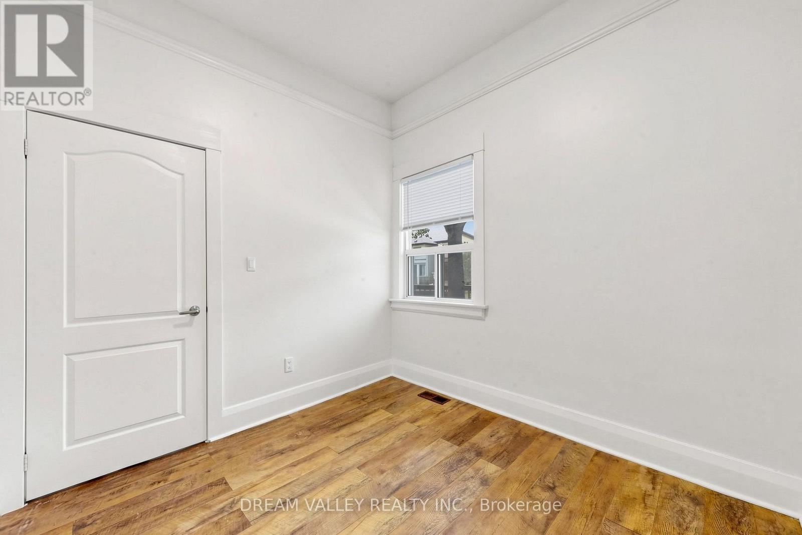 47 Laurel Avenue Property Photo 11