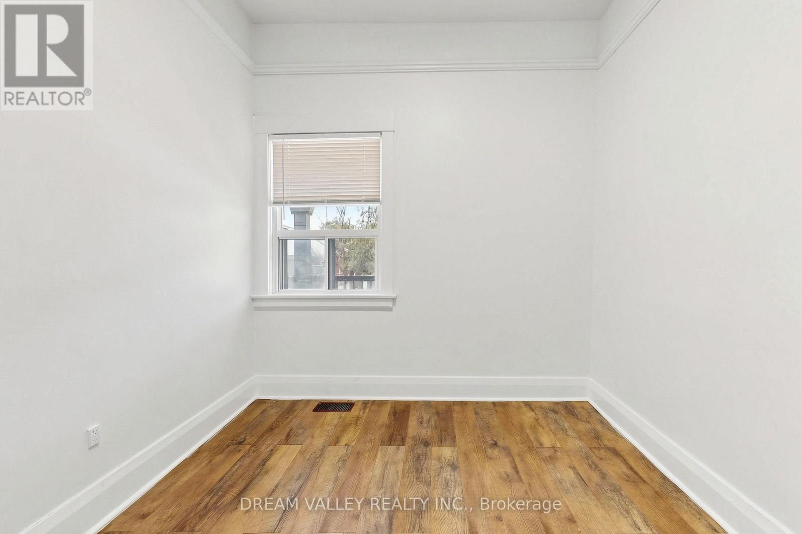 47 Laurel Avenue Property Photo 12