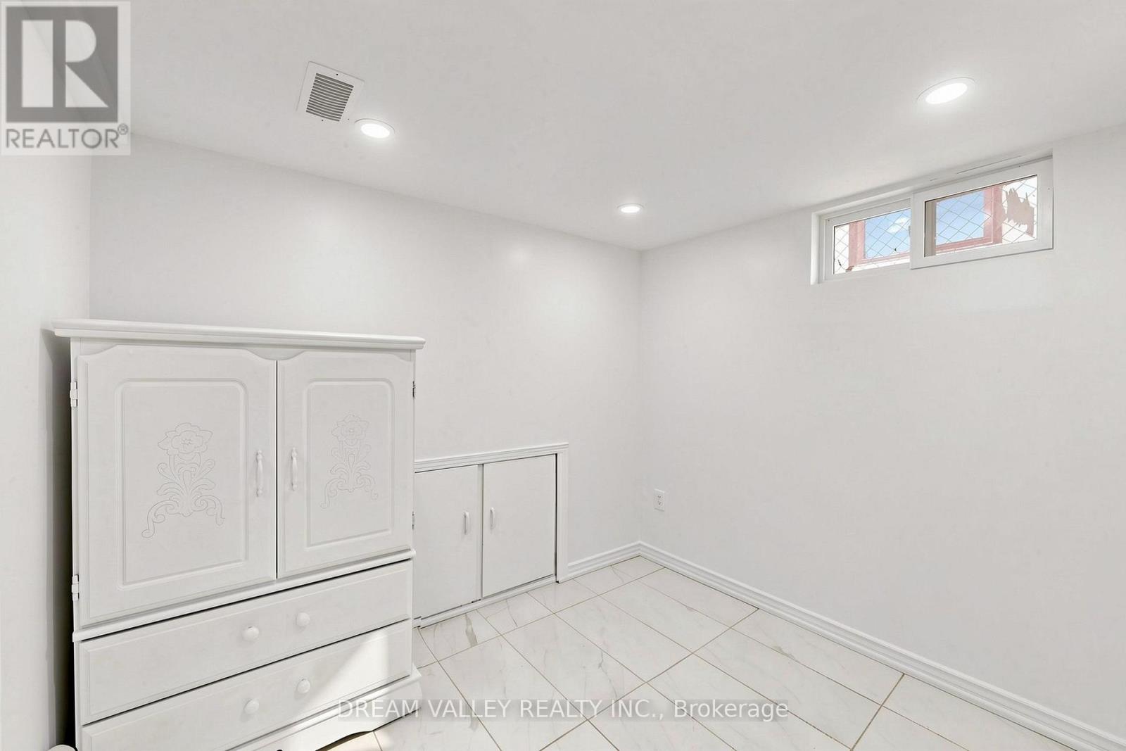 47 Laurel Avenue Property Photo 21