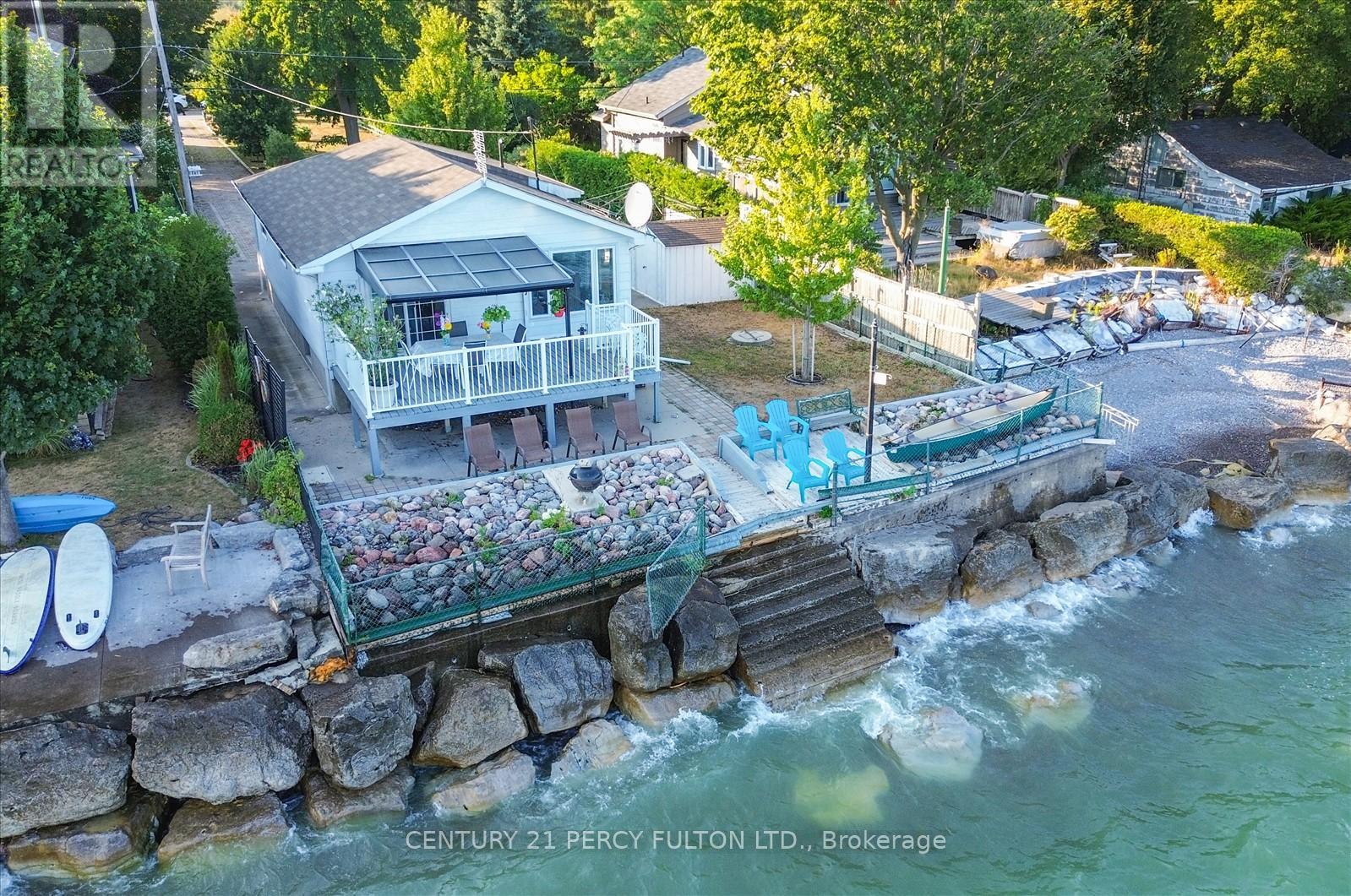 135 Cedar Crest Beach Road Property Photo 1