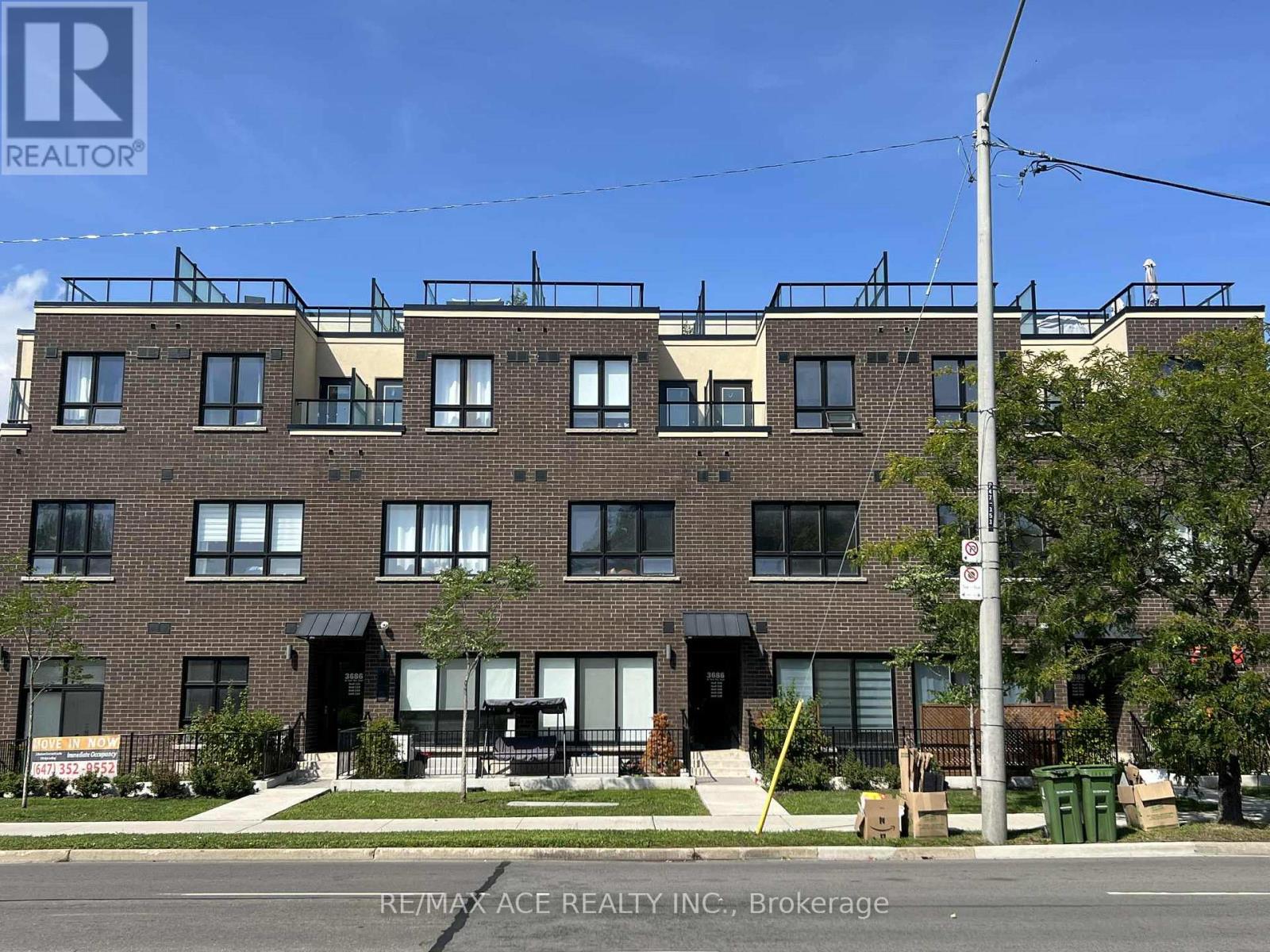 105 - 3686 St Clair Avenue E Property Photo 1