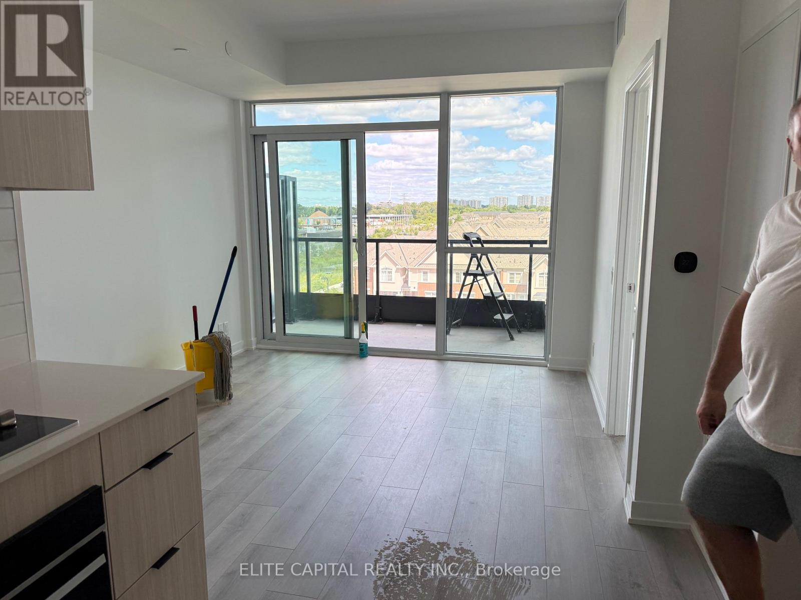 521 - 20 Deans Drive Property Photo 1